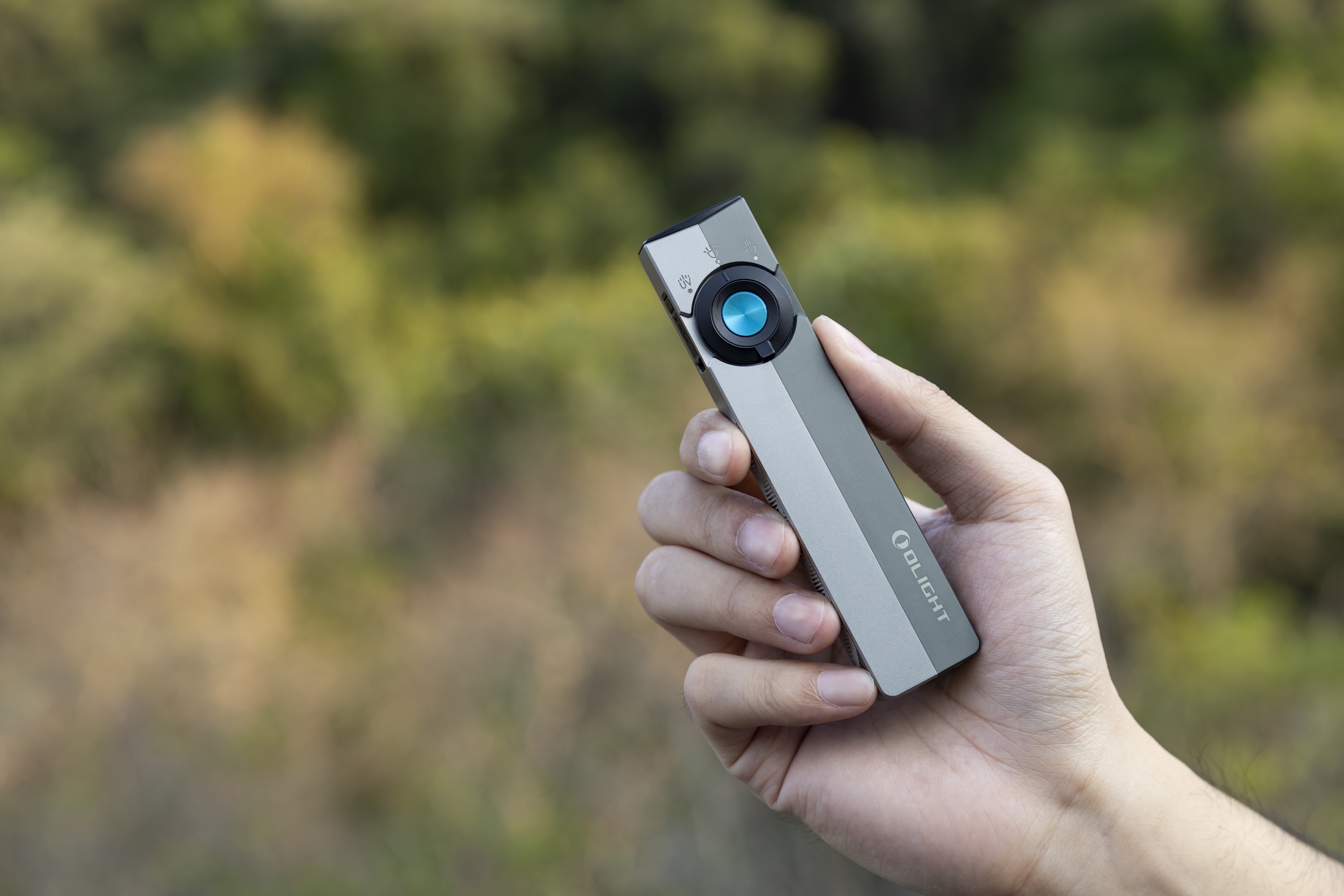 Serie Olight ArkPro para senderismo y camping en España