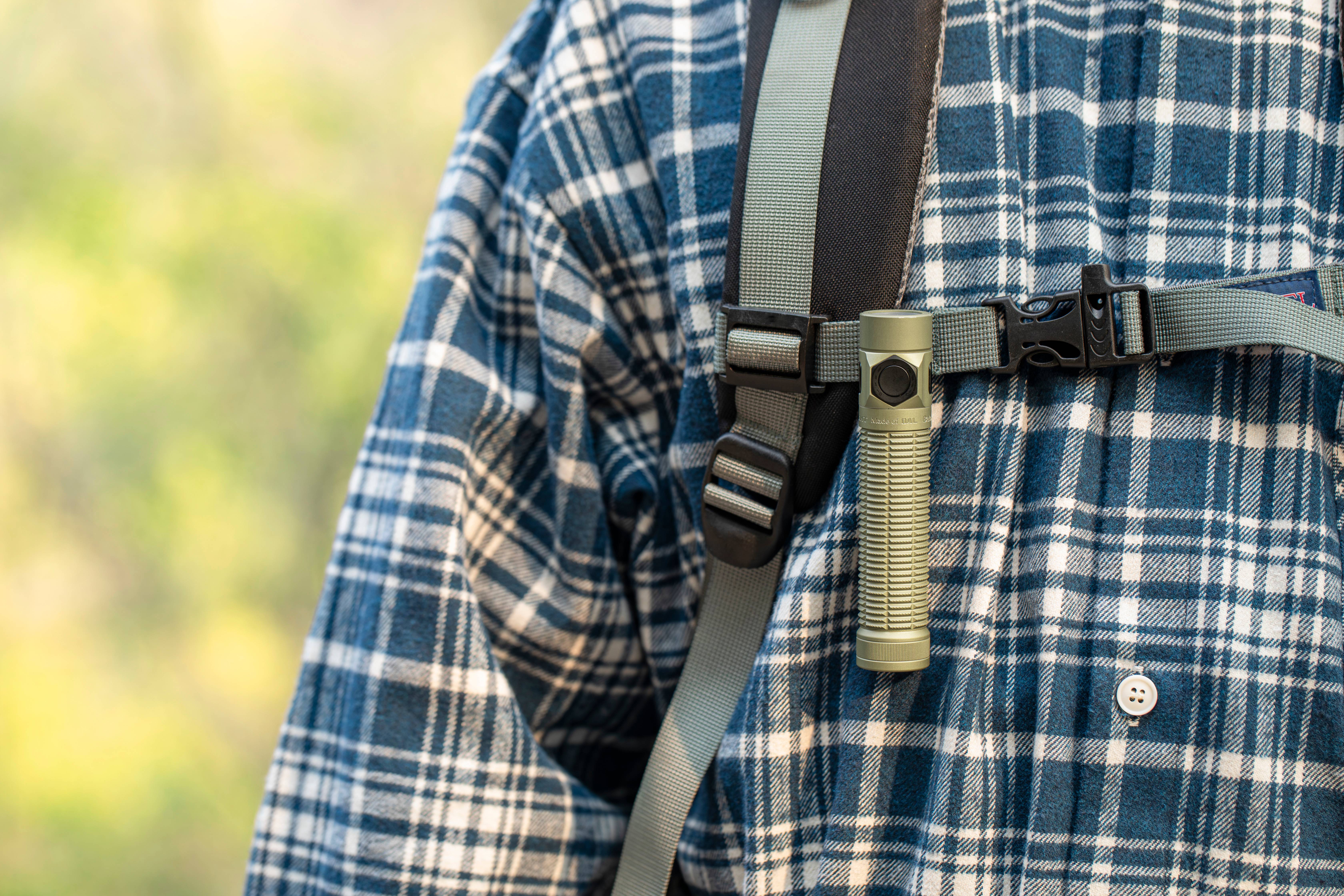 Compact EDC flashlight utility