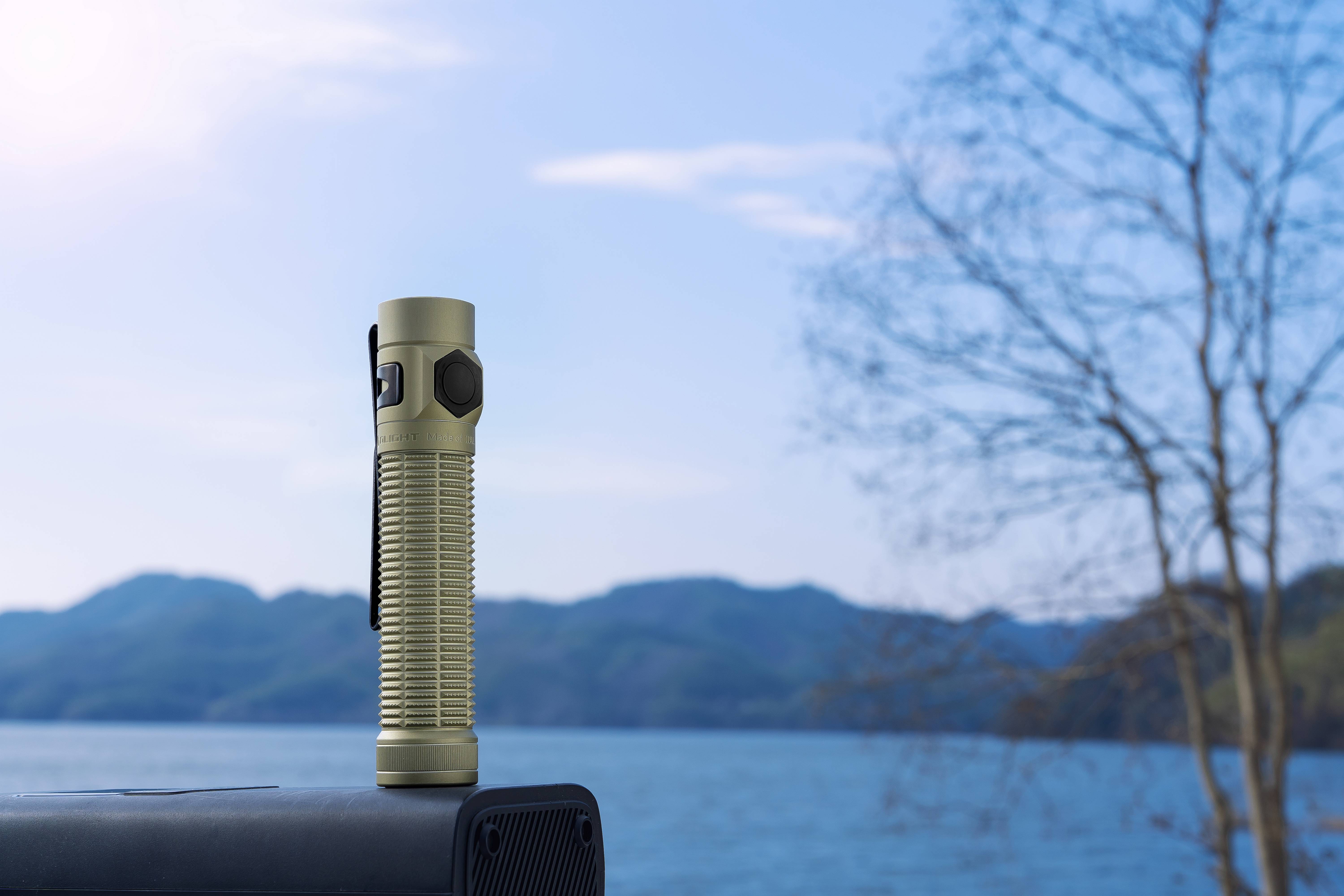 Kompakte Olight LED Taschenlampen Baton 4 Pro und Baton Ultra Produktfamilie