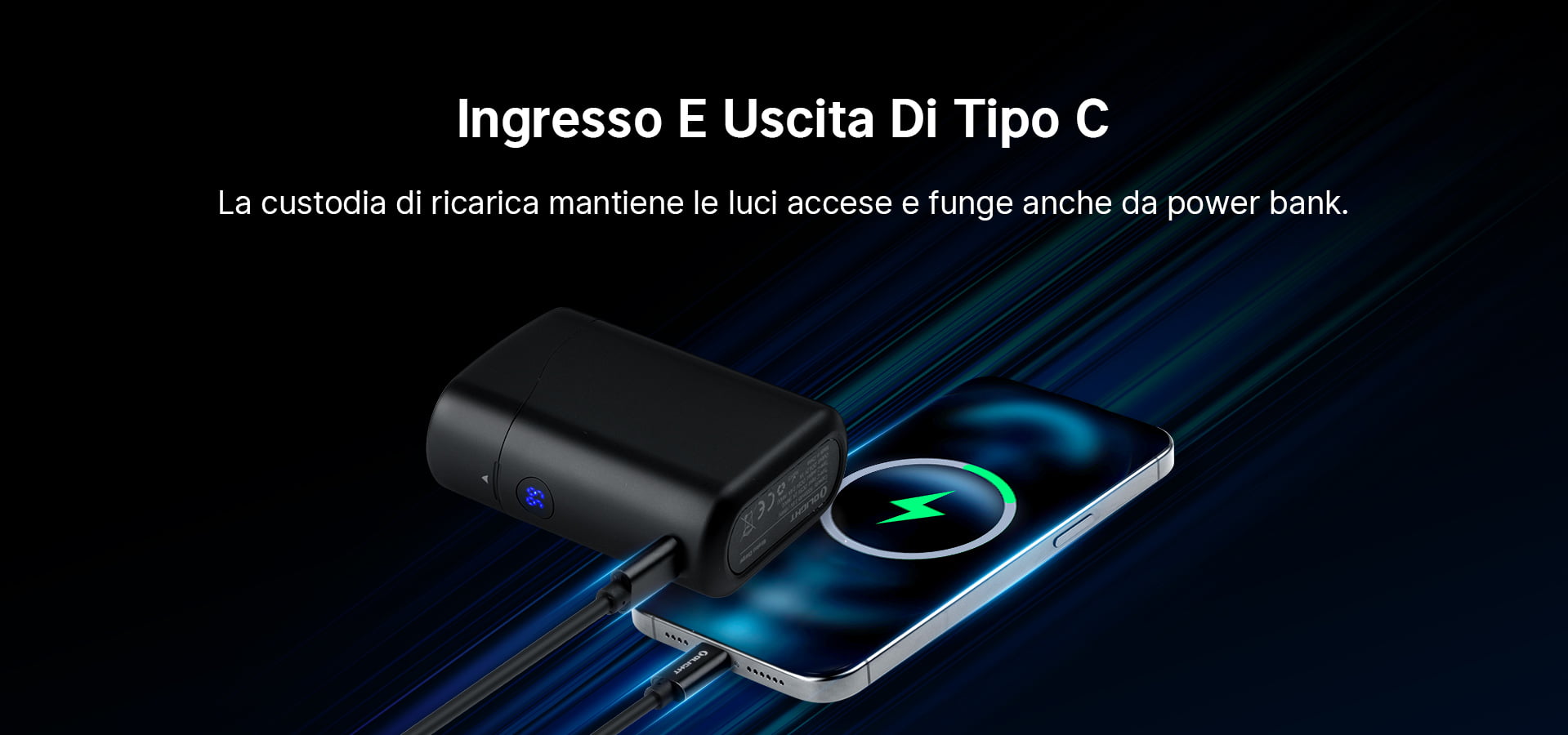 Custodia di ricarica nera con ingresso e uscita Type-C, funge da power bank per ricaricare smartphone.