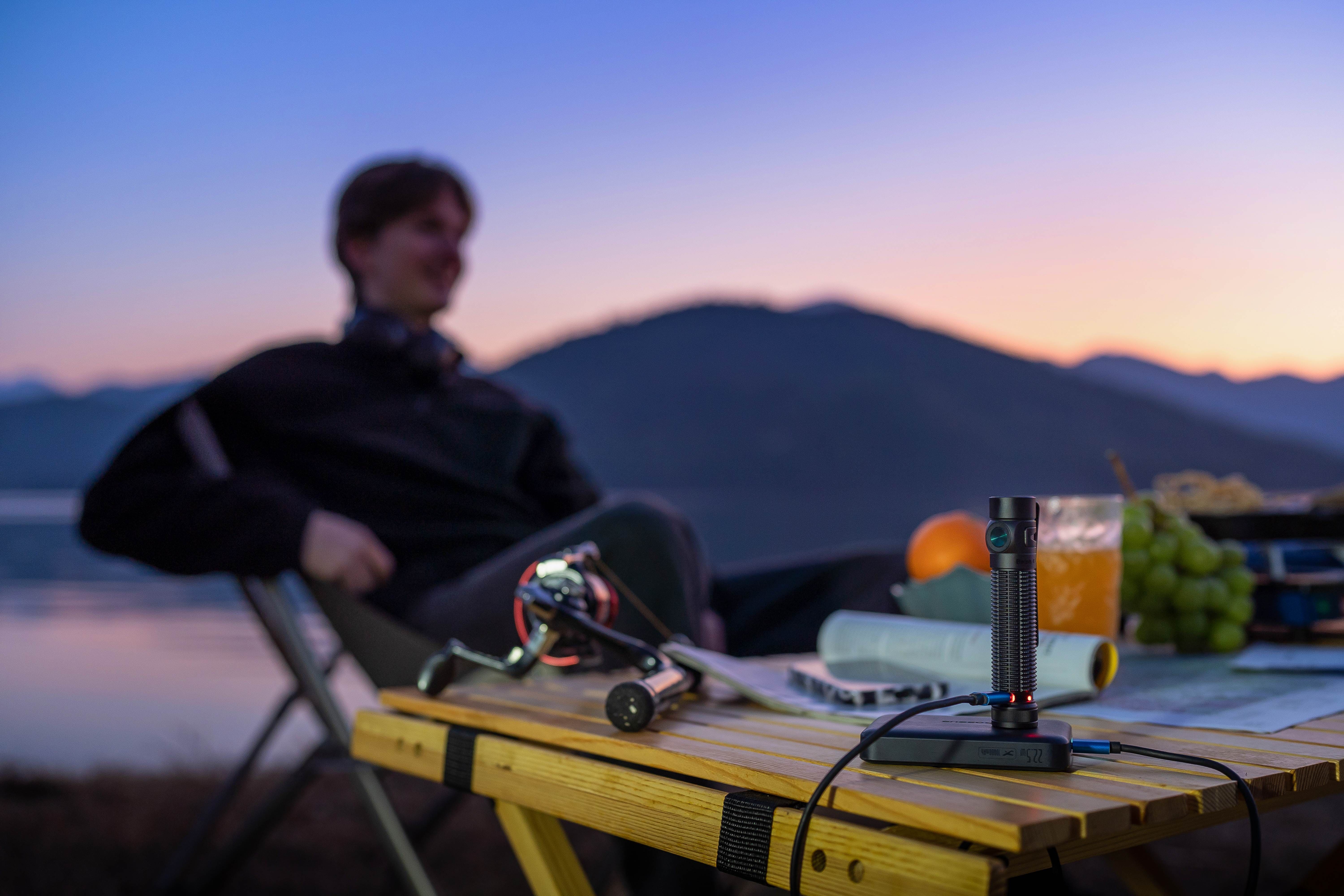 Olight Baton 4 Pro linterna LED recargable de alta potencia con carga dual MCC3 y USB-C, 1600 l&uacute;menes, IPX8