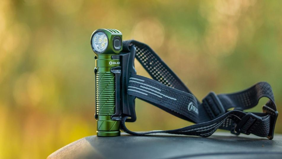 A headlamp suitable for walking alone