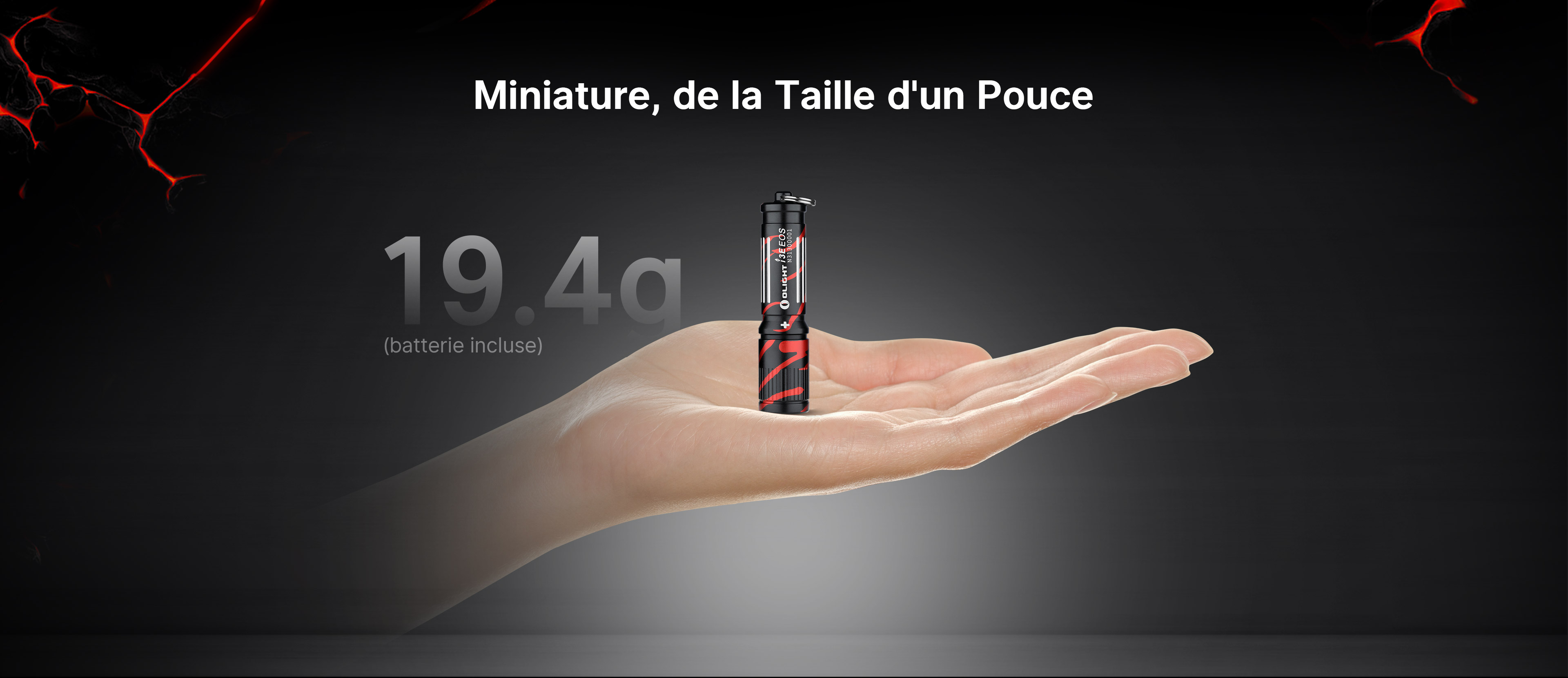 Mini lampe torche porte-cl&eacute;s Olight i3E EOS ultra-compacte et l&eacute;g&egrave;re de 19,4g tenant dans la paume de la main
