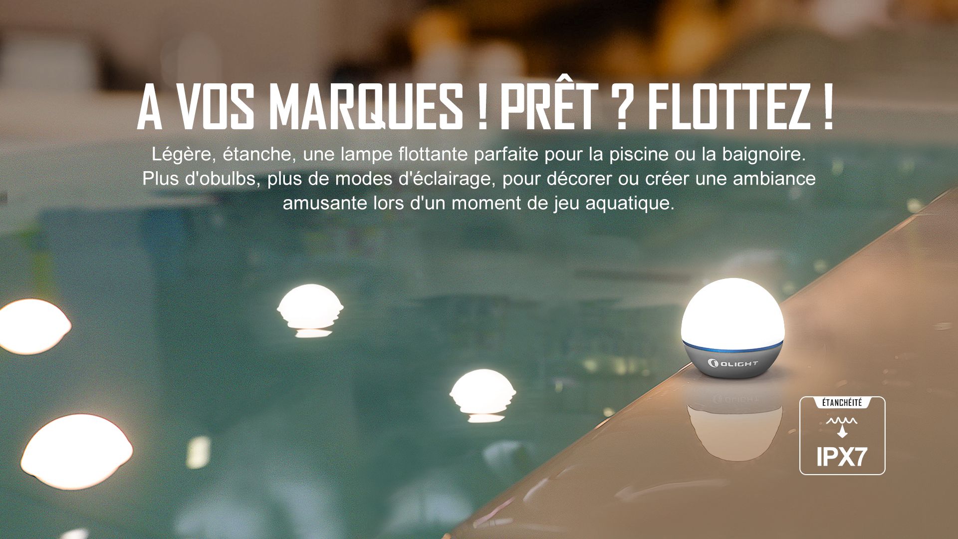 Lampe sph&eacute;rique &eacute;tanche Olight Obulb flottant dans l'eau