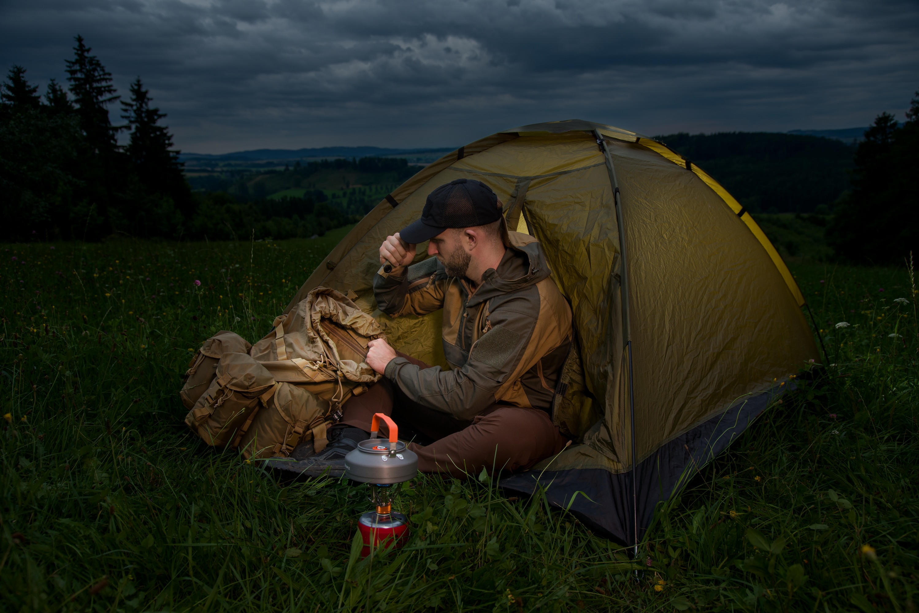 Aventuras nocturnas y equipo de camping Olight