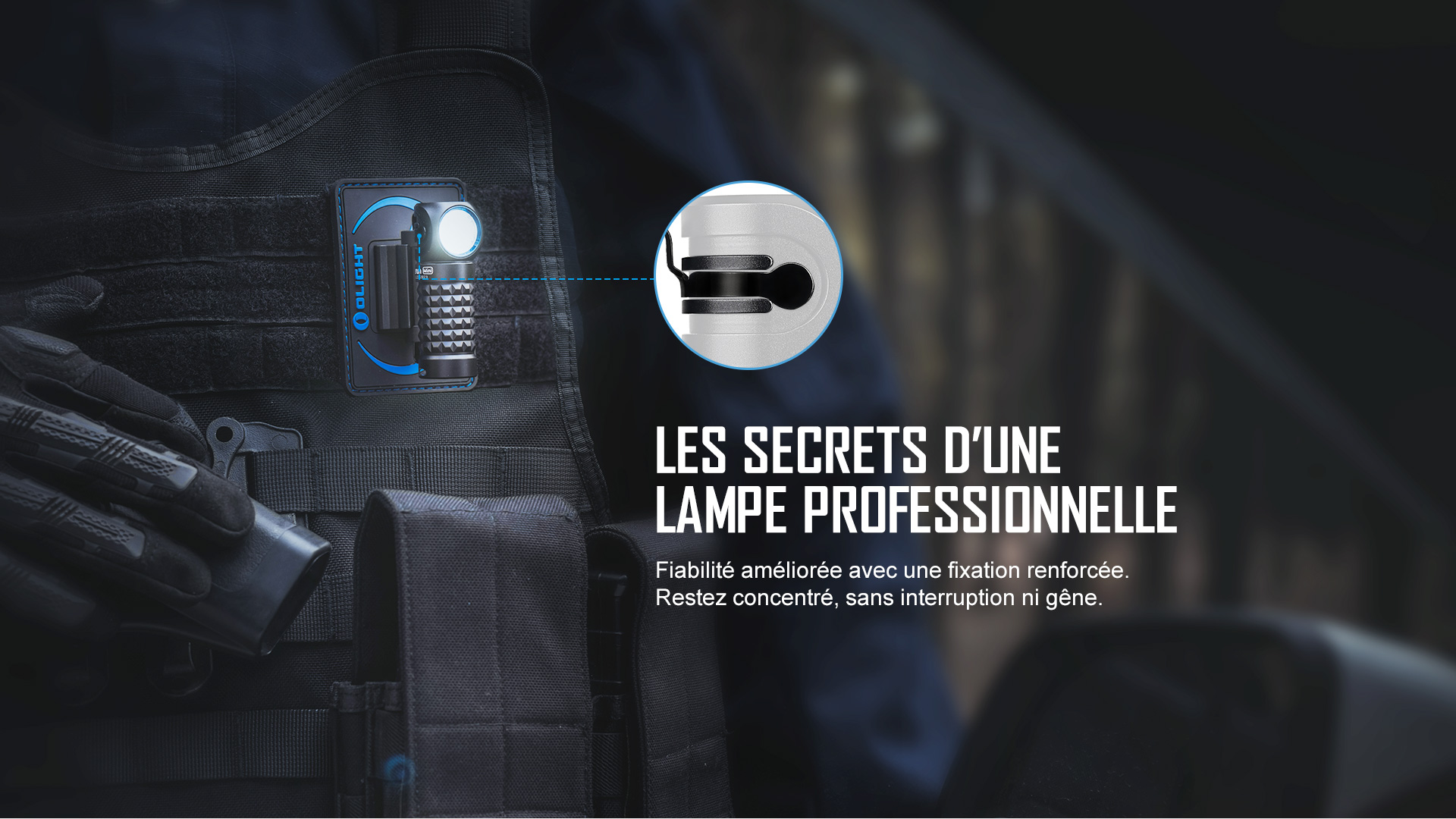 Lampe torche Olight compacte avec clip robuste fix&eacute;e sur &eacute;quipement ext&eacute;rieur de randonn&eacute;e